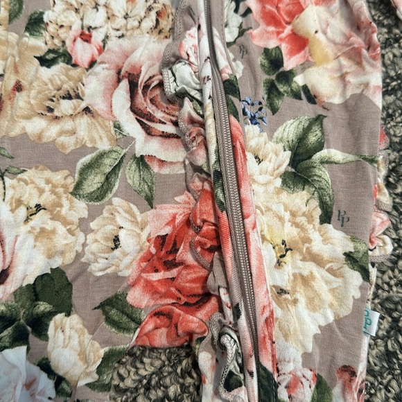 POSH PEANUT FOOTED SLEEPER - Picture 2 of 4